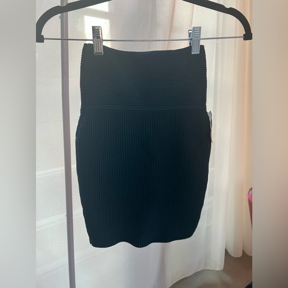 Aritzia Babaton Andre’s Sculpt Skirt in Herbage Green Size:2XS NWT With Callout - Picture 4 of 6